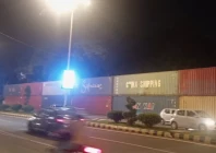 containers placed in islamabad to seal the capital s red zone as protesters are expected to head towards the federal capital following announcements by political parties screengrab