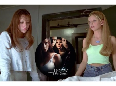 sarah michelle gellar appears to reignite feud with jennifer love hewitt over instagram snub