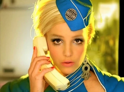 britney spears sparks controversy after lighting cigarette mid flight reports britney spears sparks controversy after lighting cigarette mid flight reports