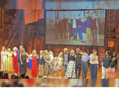 james van der beek makes surprise virtual appearance at dawson s creek reunion benefit