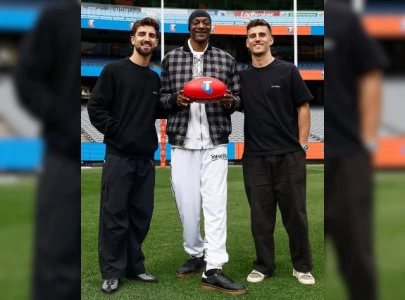 snoop dogg makes wild demand before afl grand final halftime show snoop dogg makes wild demand before afl grand final halftime show