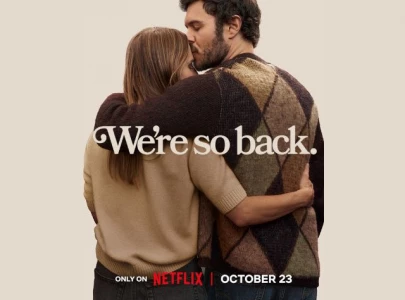 netflix drops nobody wants this season 2 trailer teasing kristen bell adam brody s evolving romance