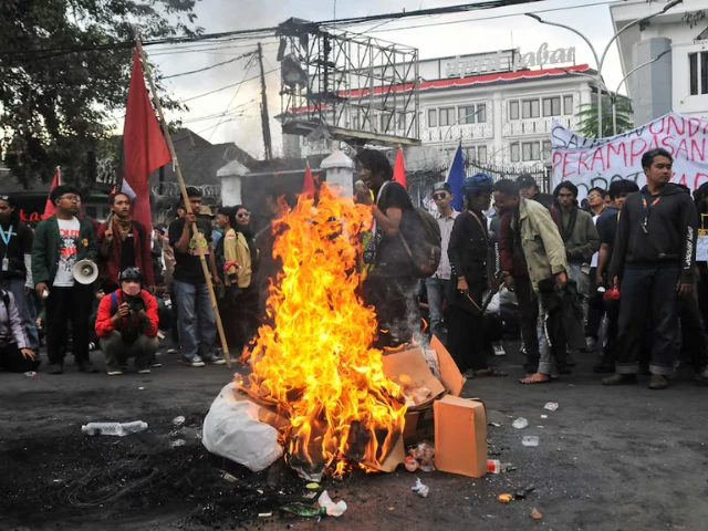 What’s Fueling the rage in Indonesia? | The Express Tribune What’s Fueling the rage in Indonesia? | The Express Tribune