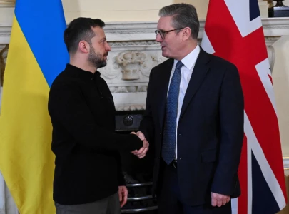 uk pm keir starmer signals readiness to deploy troops in ukraine