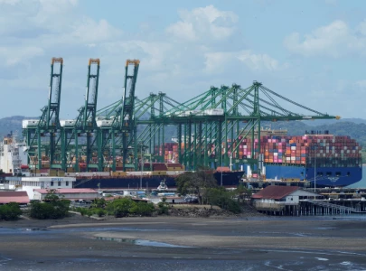 hong kong billionaire agrees to sell panama canal ports to us firm