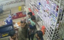 watch robbers target sehri milk buyers in karachi