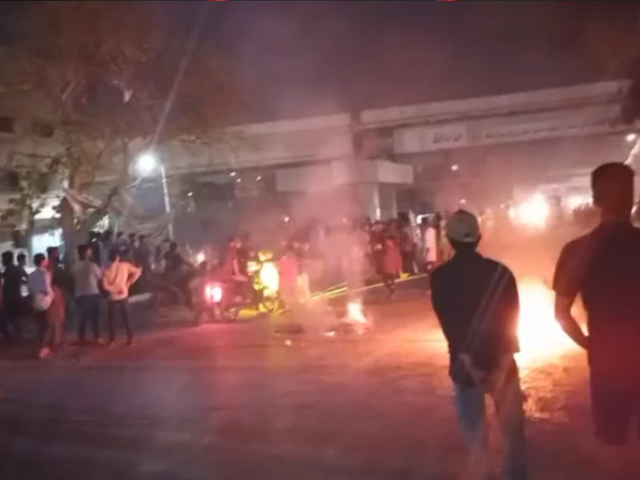 Power outages spark protests, traffic brought to standstill in Karachi