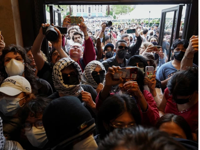 pro palestinian protesters gather inside columbia s butler library in new york on wednesday photograph ryan murphy reuters pro palestinian protesters gather inside columbia s butler library in new york on wednesday photograph ryan murphy reuters