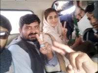 shah mehmood qureshi s daughter pti workers arrested in multan shah mehmood qureshi s daughter pti workers arrested in multan