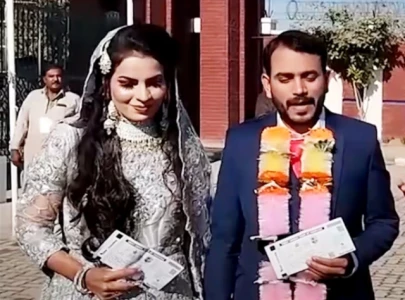 newlyweds in multan skip valima to watch test match live newlyweds in multan skip valima to watch test match live