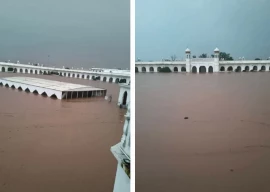 hundreds stranded as floodwaters submerge kartarpur corridor hundreds stranded as floodwaters submerge kartarpur corridor