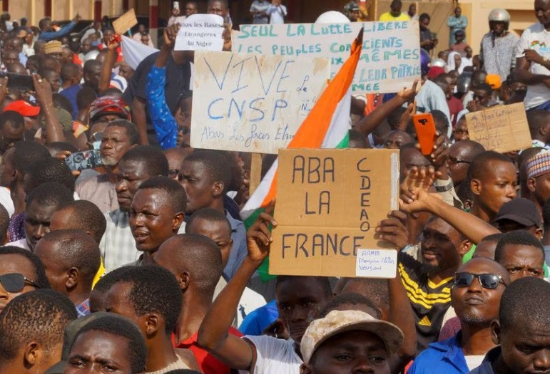 demonstrators gather in support of the putschist soldiers in the capita niamey niger july 30 2023 signs read long live cnsp down with france ecowas reuters balima boureima