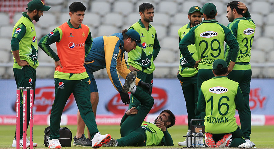 top pakistan cricketers refuse to sign full season domestic contract