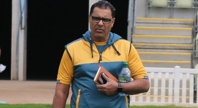 waqar younis apologises for insensitive remarks regarding hindus waqar younis apologises for insensitive remarks regarding hindus