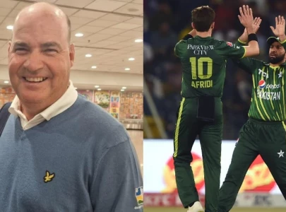 surprise surprise consultant director mickey arthur arrives in islamabad