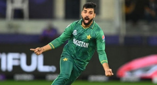 i m the only one who d offer a chance to an in form spinner shadab khan