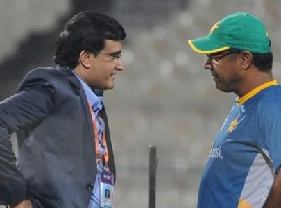 waqar hits back after ganguly s india won one sided jibe at pakistan