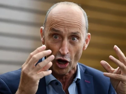 nasser hussain cautions england against underestimating pakistan