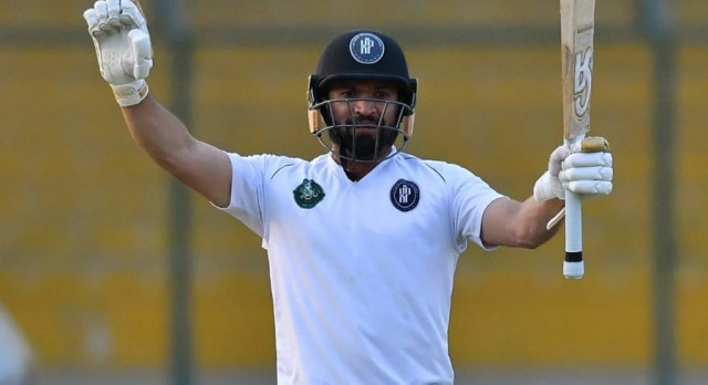 pakistan opts for spinners in second test against england