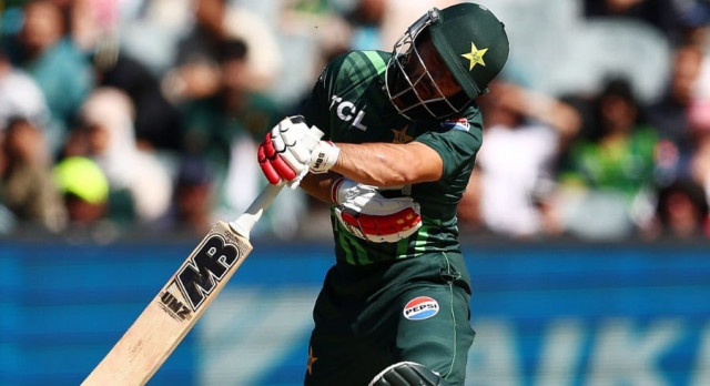 pak vs aus commentators tease kamran ghulam during first odi
