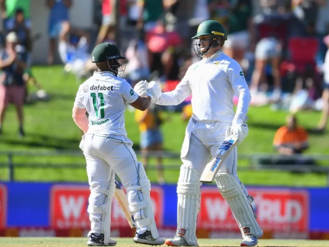 rickelton bavuma put sa on top