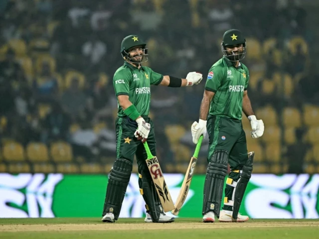 Pakistan bow out as New Zealand seal semi-final spot