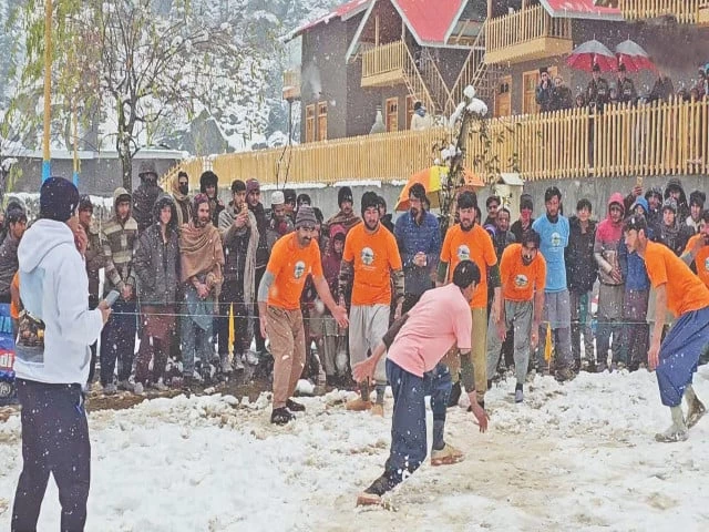 Snow and song draw tourists to northern valleys