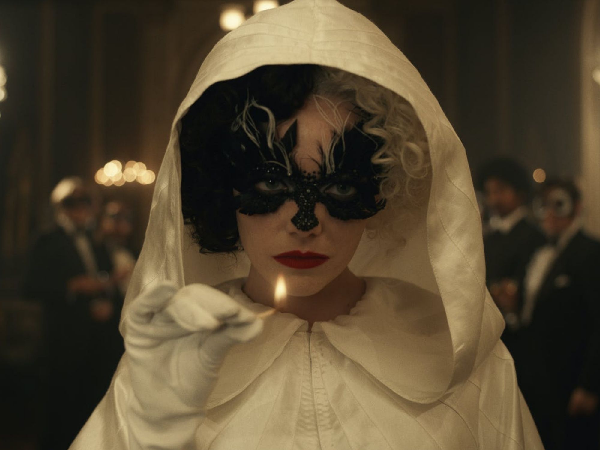 Emma Stone Stars in 'Cruella' Trailer