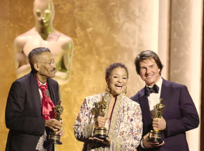 cruise honoured with oscar for lifetime achievement