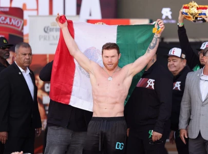 canelo alvarez defeats jaime munguia by unanimous decision retains undisputed championship