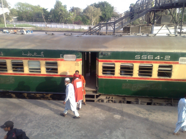 train services disrupted in karachi train services disrupted in karachi