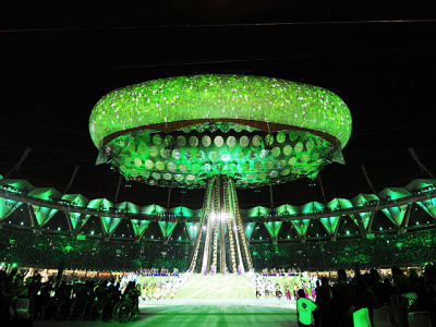 chaotic delhi finally on song for opening show