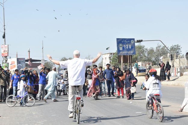 German Consul-General Rainer Schmiedchen also participated in the race. PHOTO: COURTESY SULTAN MANDHRO