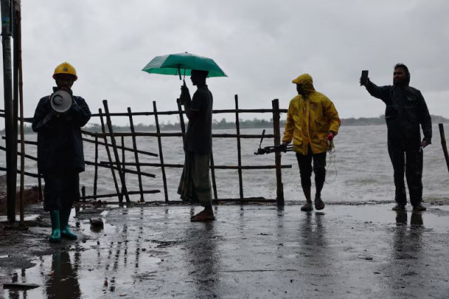 india and bangladesh brace for year s first cyclone india and bangladesh brace for year s first cyclone