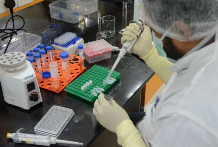 a research scientist works inside a laboratory of india s serum institute the world s largest maker of vaccines which is working on vaccines against the coronavirus disease covid 19 in pune may 18 2020 reuters