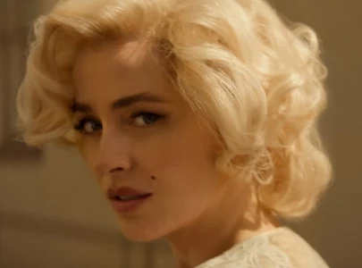 dakota johnson unrecognisable as marilyn monroe in maggie gyllenhaal s flesh impact dakota johnson unrecognisable as marilyn monroe in maggie gyllenhaal s flesh impact