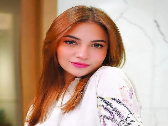 dananeer plays roshi in meem se mohabbat photo instagram dananeer plays roshi in meem se mohabbat photo instagram