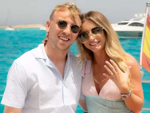 love island uk dani dyer announces engagement to boyfriend jarrod bowen love island uk dani dyer announces engagement to boyfriend jarrod bowen