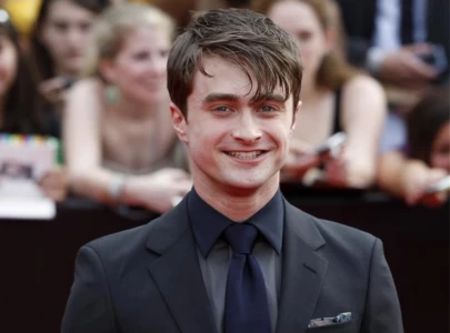 daniel radcliffe recalls harry potter cast reaction to the devil wears prada manuscript scene