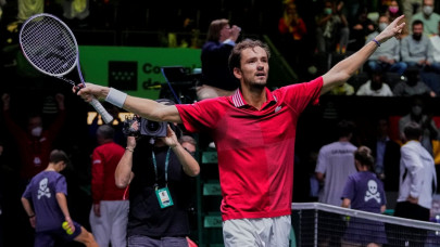 medvedev fires russia into atp cup semis medvedev fires russia into atp cup semis
