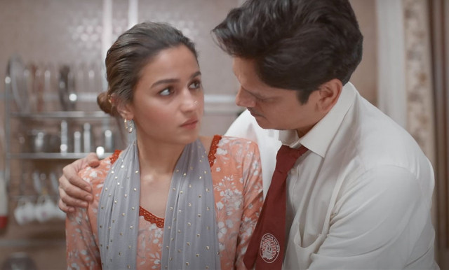 vijay varma says he was scared of hurting alia bhatt during physical abuse scenes in darlings vijay varma says he was scared of hurting alia bhatt during physical abuse scenes in darlings