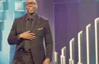 dave chappelle surprises fans with netflix special