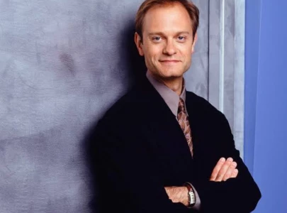 frasier star david hyde pierce reveals audience reaction to niles and daphne s kiss