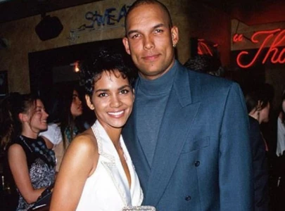 david justice reveals surprising reason he questioned marriage to halle berry just months after wedding david justice reveals surprising reason he questioned marriage to halle berry just months after wedding