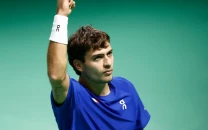 italy edge into davis cup final