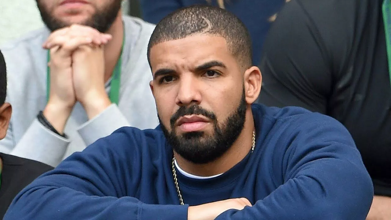 drake s losing streak continues as he loses 565 000 on the tyson fury fight drake s losing streak continues as he loses 565 000 on the tyson fury fight