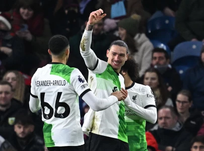 liverpool go top as nunez strikes liverpool go top as nunez strikes