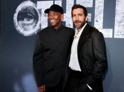 denzel washington and jake gyllenhaal bring a futuristic othello to broadway denzel washington and jake gyllenhaal bring a futuristic othello to broadway