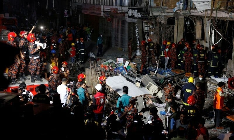 Explosion kills 15 in crowded Dhaka market