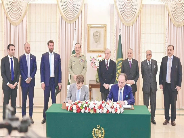 Pakistan moves to test dollar-pegged digital currency